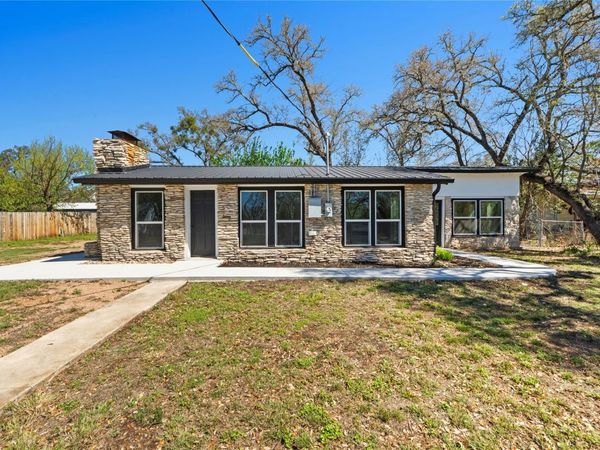 201 County Road 279 , Liberty Hill, TX 78642