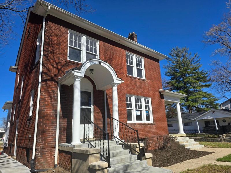 2570 E 5th Avenue, Columbus, OH 43219 Photo 1