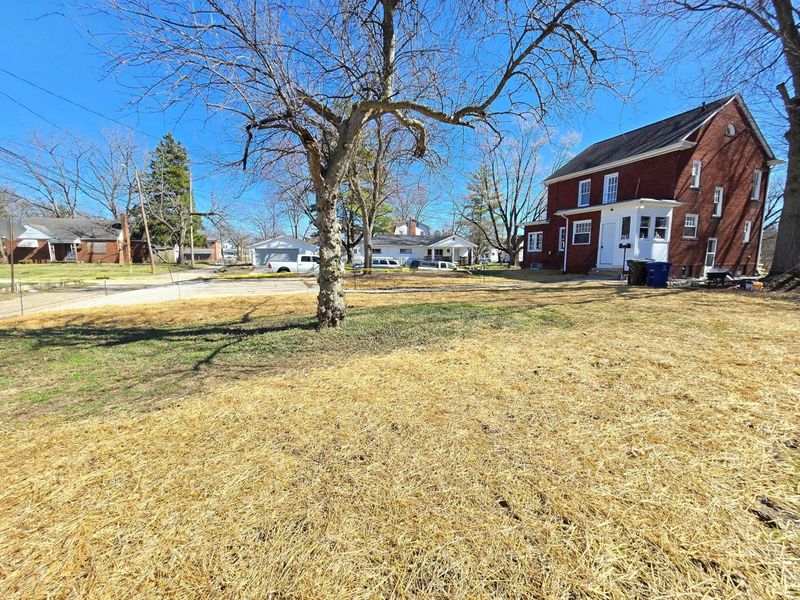 2570 E 5th Avenue, Columbus, OH 43219 Photo 10