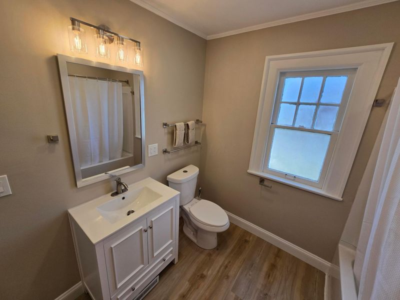2570 E 5th Avenue, Columbus, OH 43219 Photo 14