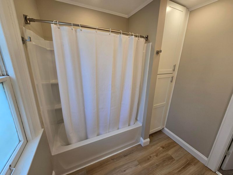 2570 E 5th Avenue, Columbus, OH 43219 Photo 15