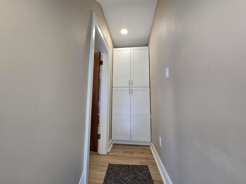 2570 E 5th Avenue, Columbus, OH 43219 Photo 22