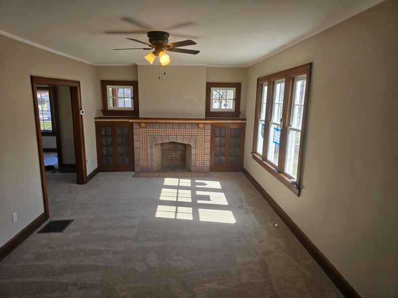 2570 E 5th Avenue, Columbus, OH 43219 Photo 3