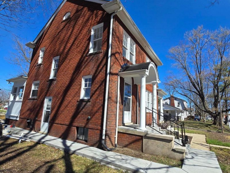 2570 E 5th Avenue, Columbus, OH 43219 Photo 37