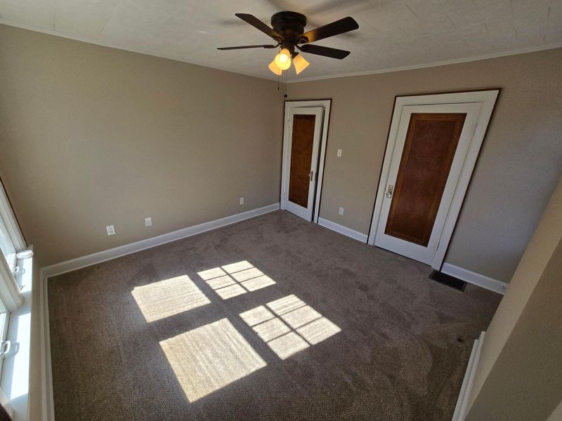 2570 E 5th Avenue, Columbus, OH 43219 Photo 5