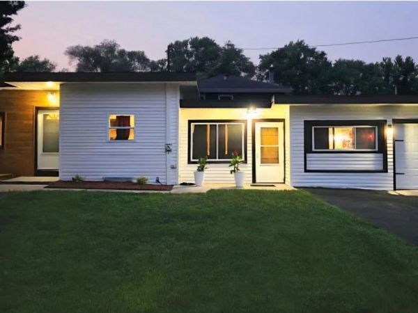 27W726 Central Avenue , Warrenville, IL 60555