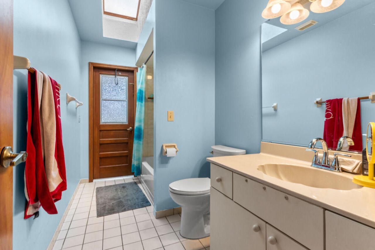 1119 SE Cambridge Drive, Port Saint Lucie, FL 34952 Photo