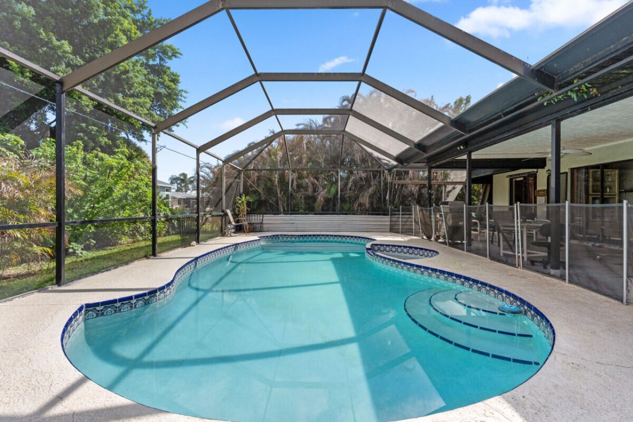 1119 SE Cambridge Drive, Port Saint Lucie, FL 34952 Photo