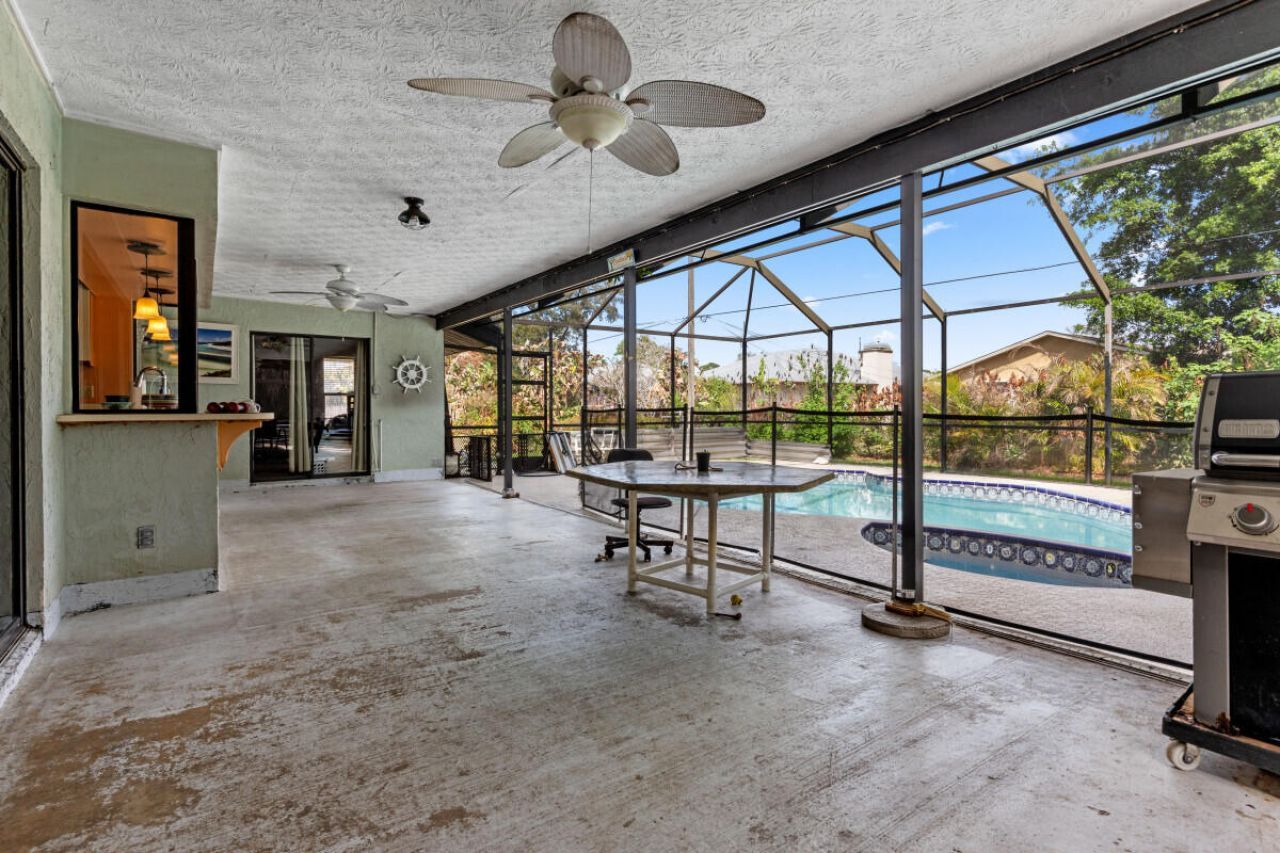 1119 SE Cambridge Drive, Port Saint Lucie, FL 34952 Photo