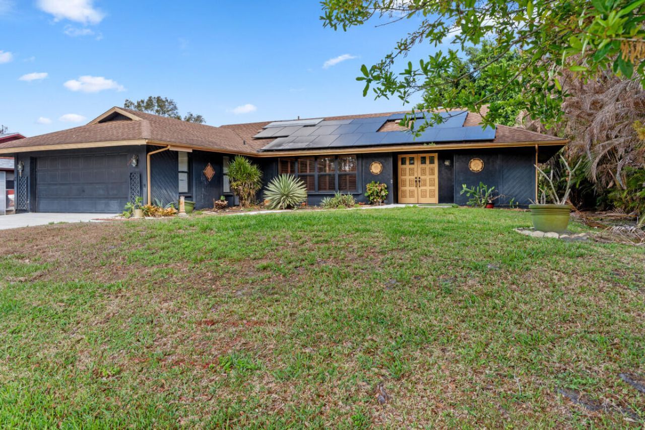 1119 SE Cambridge Drive, Port Saint Lucie, FL 34952 Photo