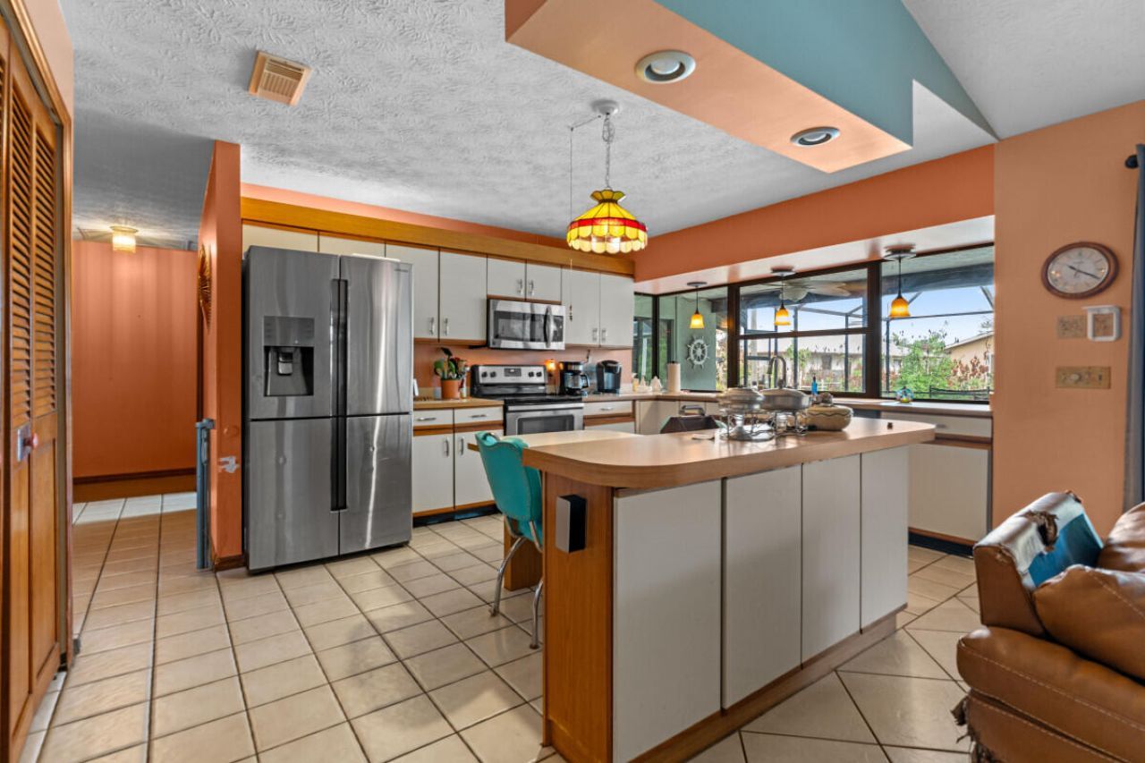 1119 SE Cambridge Drive, Port Saint Lucie, FL 34952 Photo