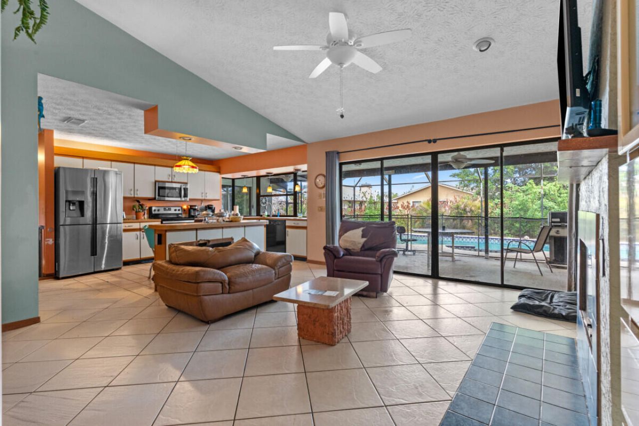 1119 SE Cambridge Drive, Port Saint Lucie, FL 34952 Photo