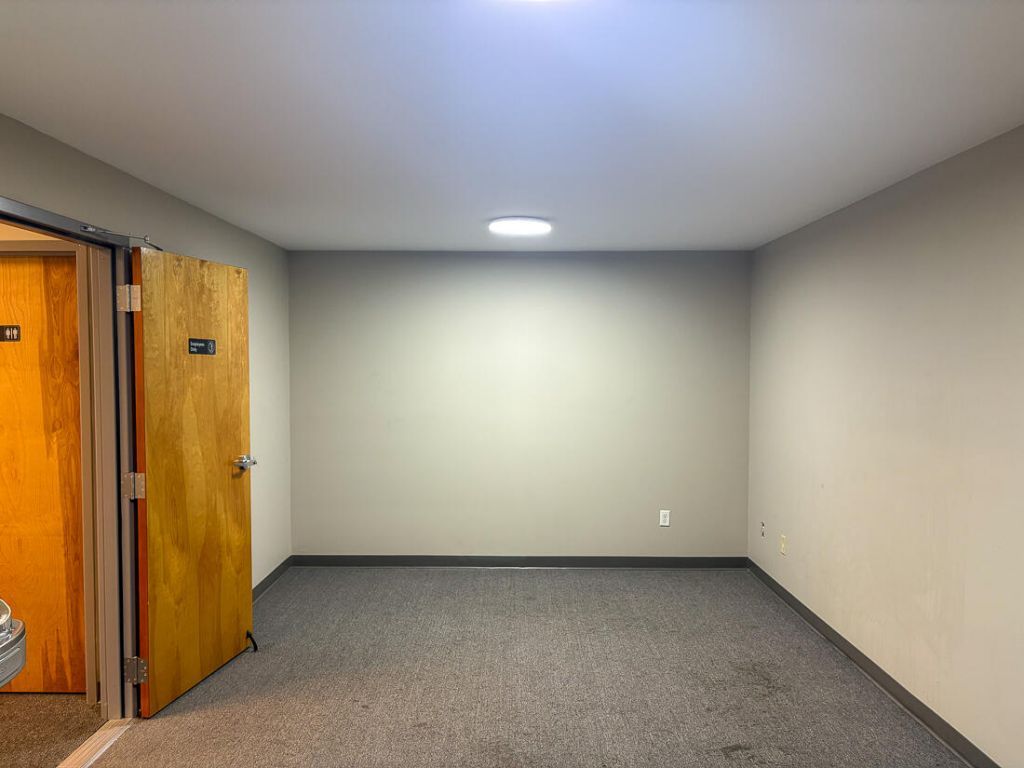 9481 Industrial Center Drive Photo 8