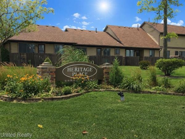 3772 Heritage Parkway, Dearborn, MI 48124