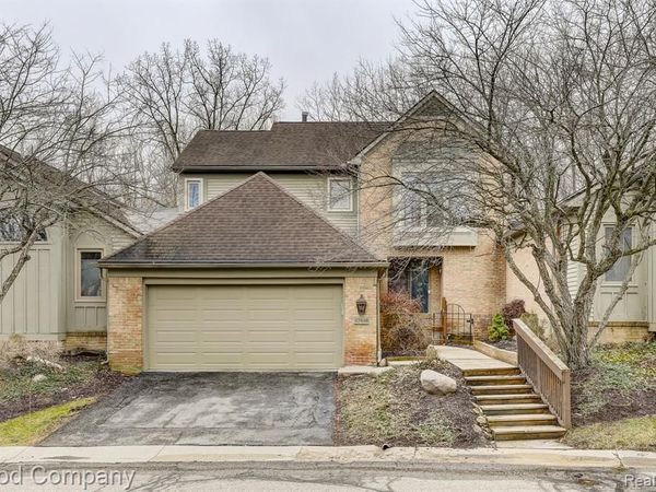 37446 Legends Trail Drive, Farmington Hills, MI 48331