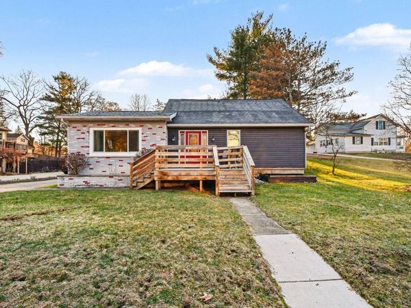 548 Hall Street, Ionia, MI 48846