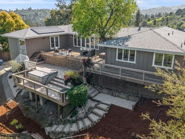 102 Hillcrest Dr, Orinda, CA 94563