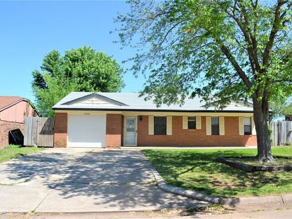 1203 N Whispering Glen Street, Tecumseh, OK 74873