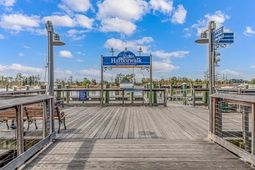 310 King St. photo 4