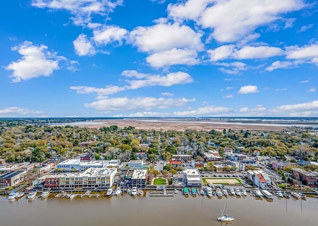 310 King St. Photo 4