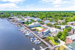 310 King St. photo 4