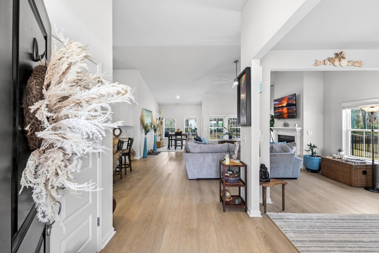 702 Isle Verde Dr Photo 4