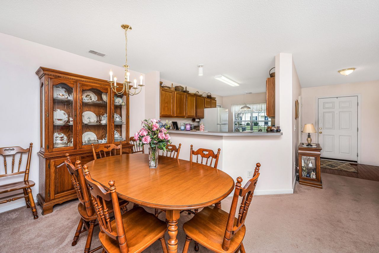 218 Dupont Way Photo 10