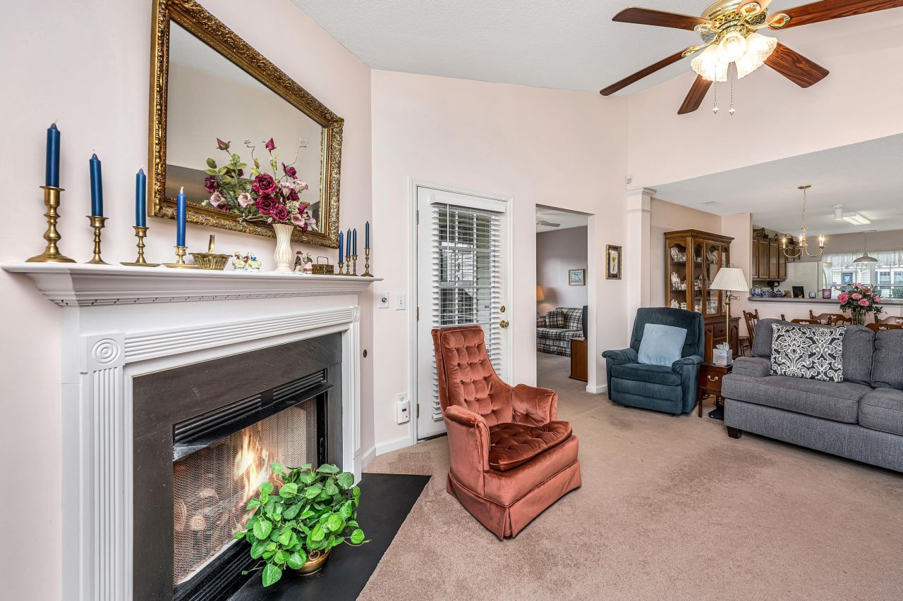 218 Dupont Way Photo 15