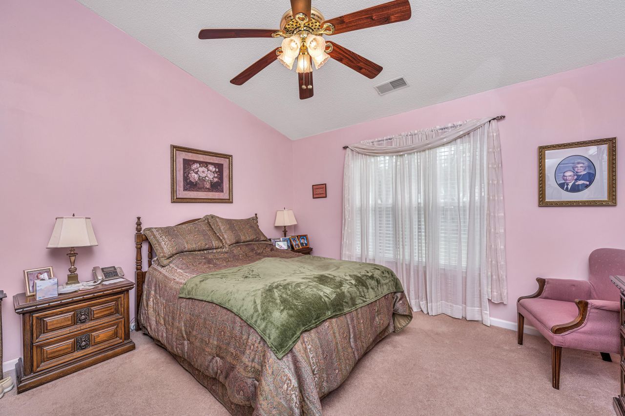 218 Dupont Way Photo 17