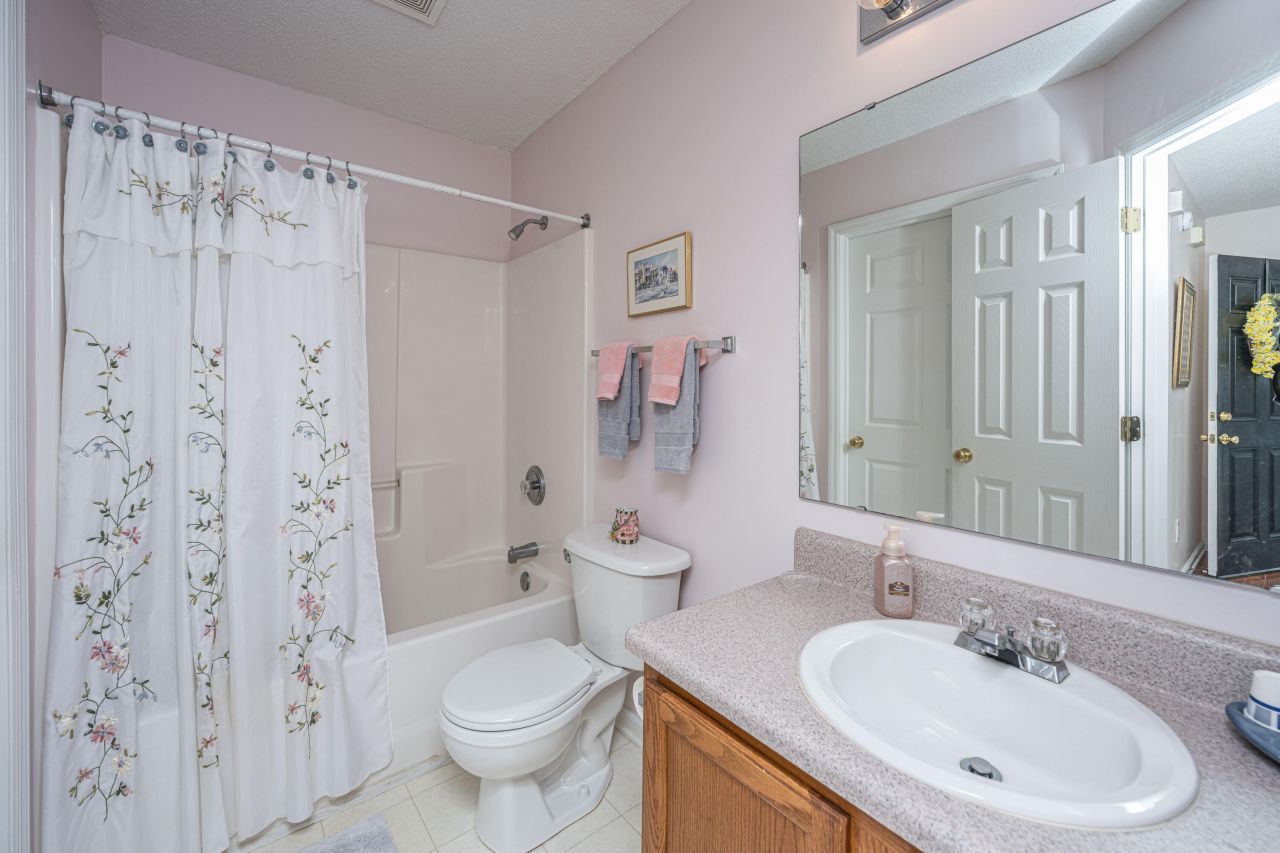 218 Dupont Way Photo 24