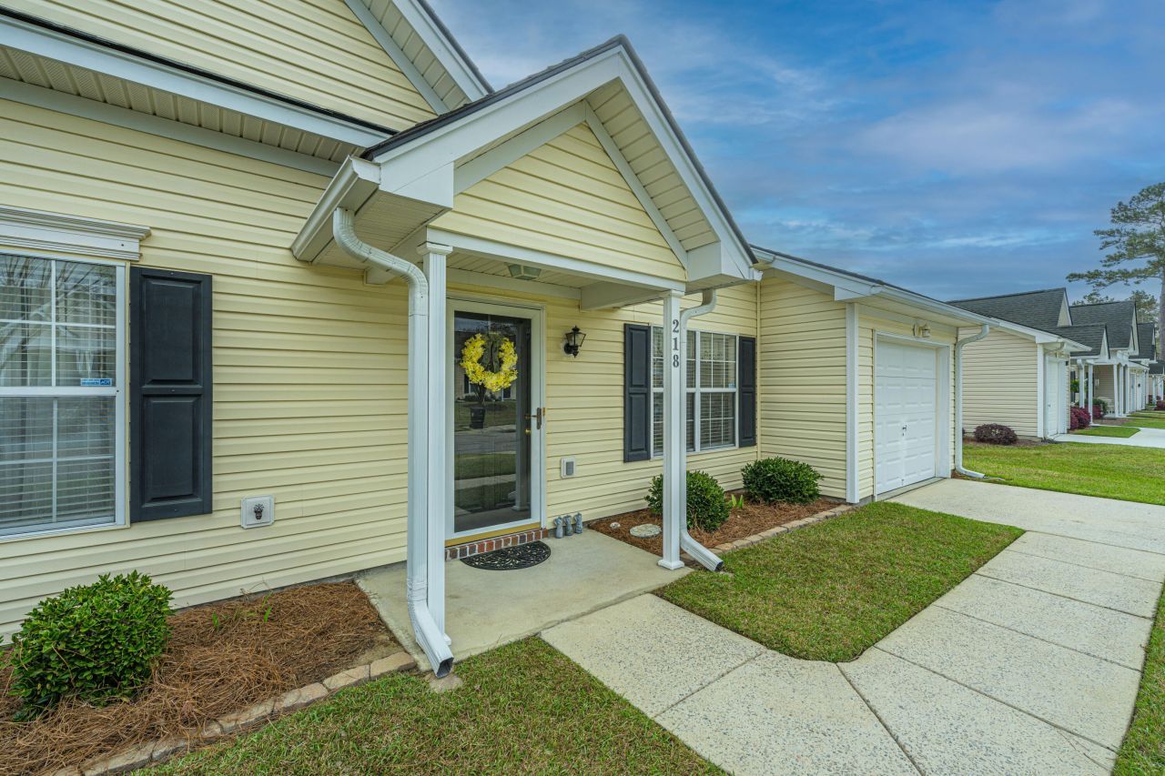 218 Dupont Way Photo 3