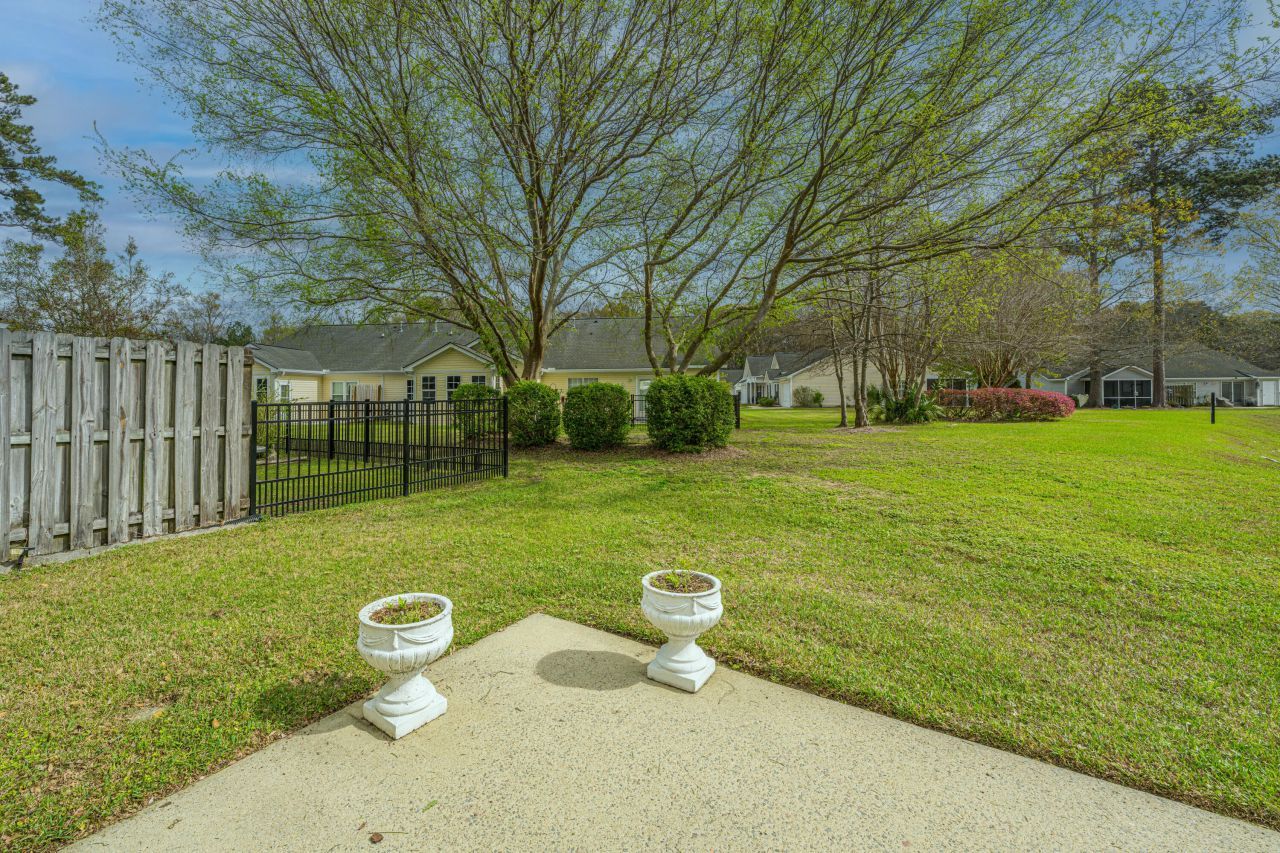 218 Dupont Way Photo 40