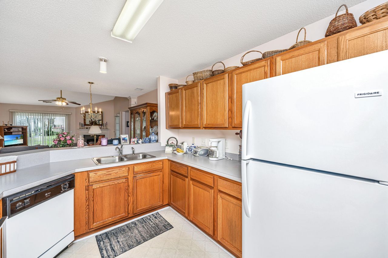 218 Dupont Way Photo 9