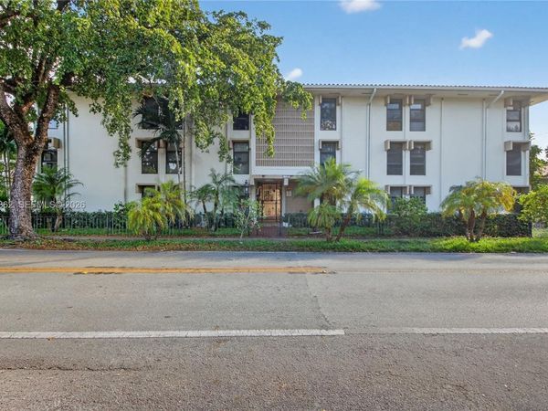 1600 S Le Jeune Rd , Unit 6, Coral Gables, FL 33134