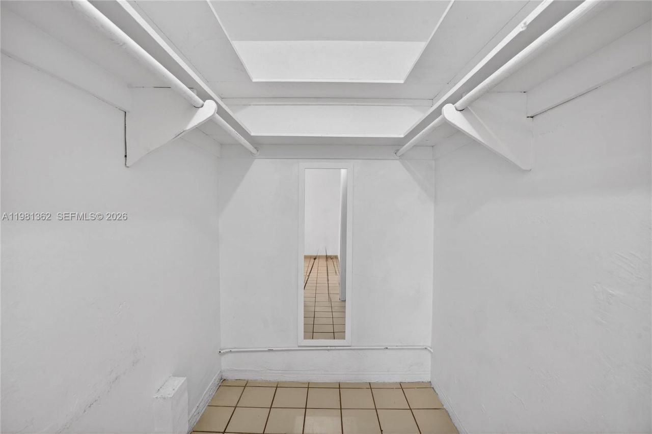 1600 S Le Jeune Rd, Unit 6, Coral Gables, FL 33134 Photo