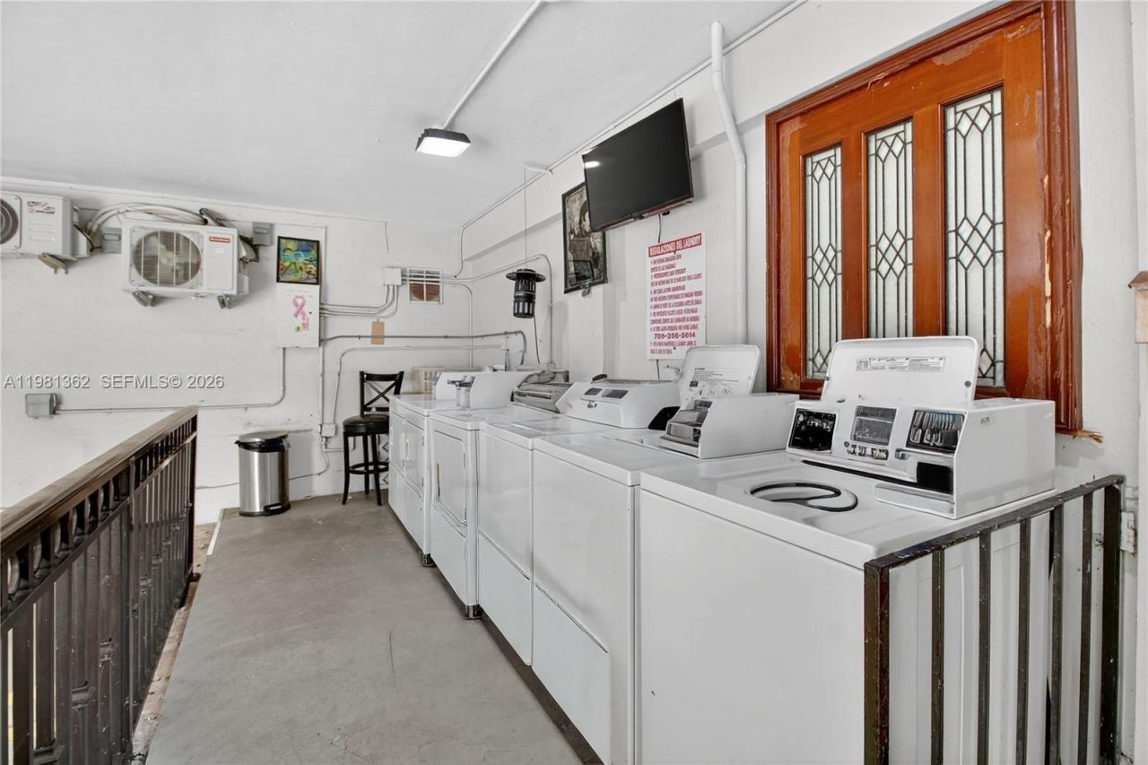 1600 S Le Jeune Rd , Unit 6, Coral Gables, FL 33134 Photo