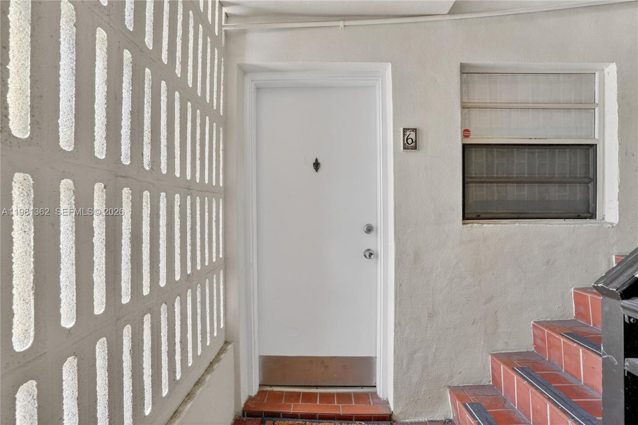 1600 S Le Jeune Rd, Unit 6, Coral Gables, FL 33134 Photo