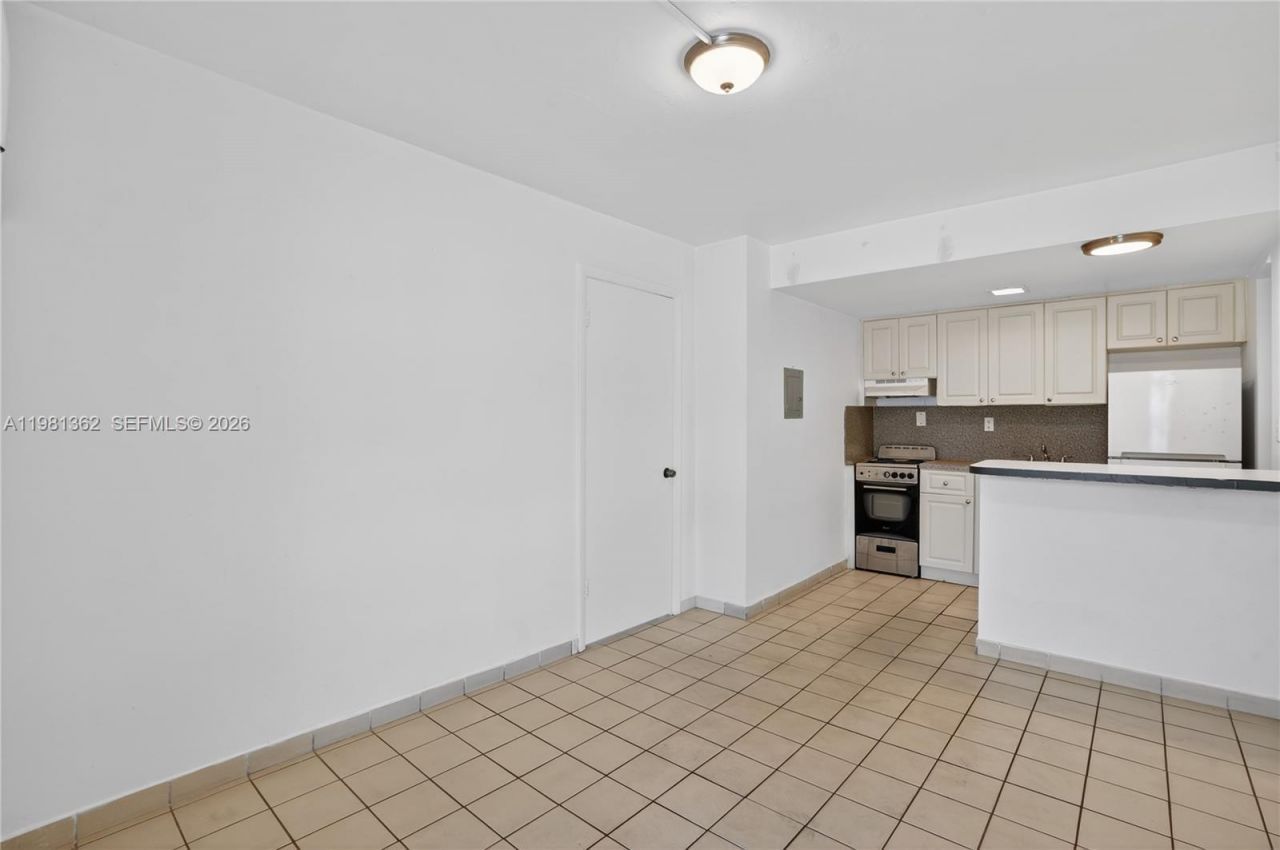 1600 S Le Jeune Rd , Unit 6, Coral Gables, FL 33134 Photo