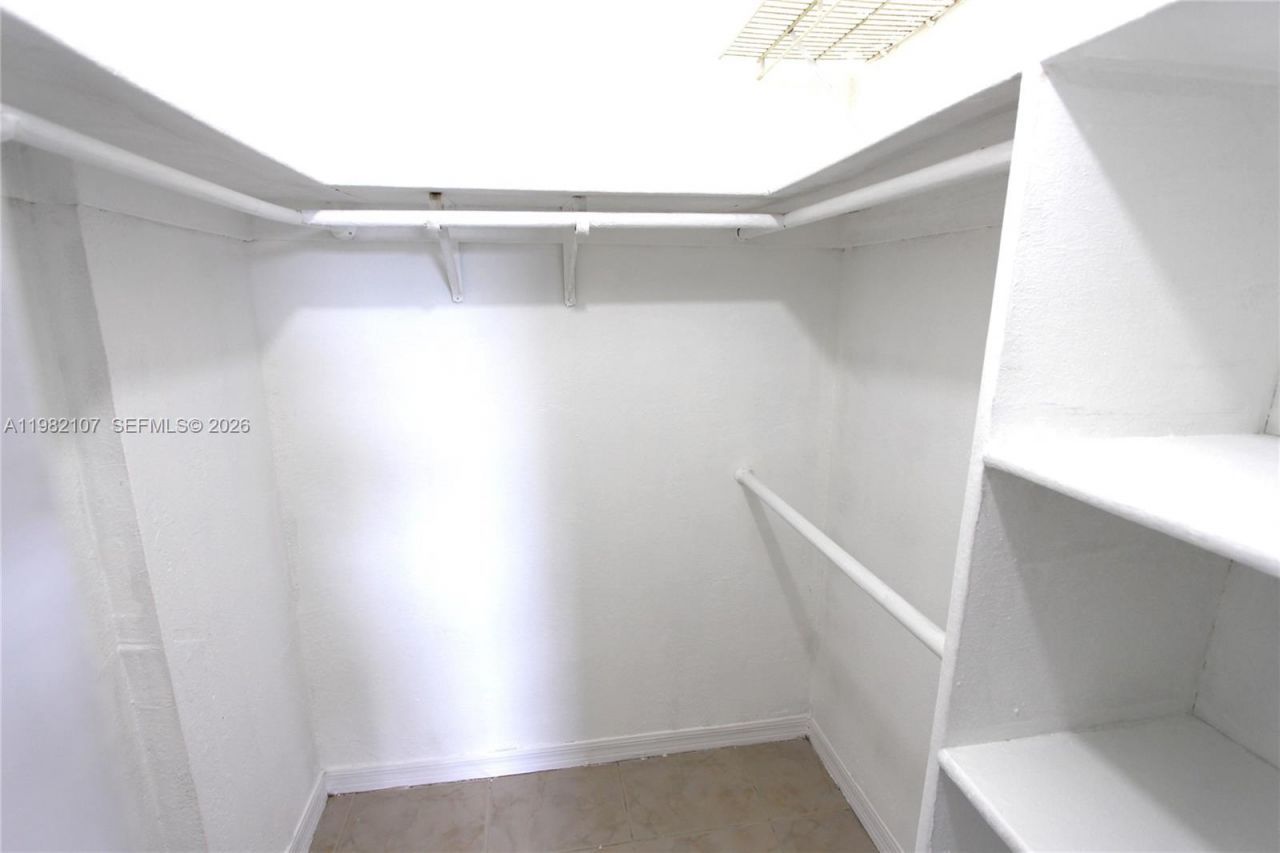 4550 NW 9th St, Unit 815E, Miami, FL 33126 Photo