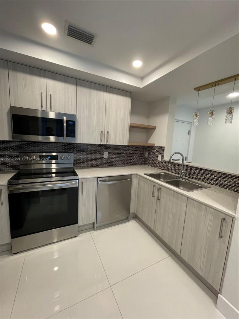 10950 NW 82nd St, Unit 215, Doral, FL 33178 Photo