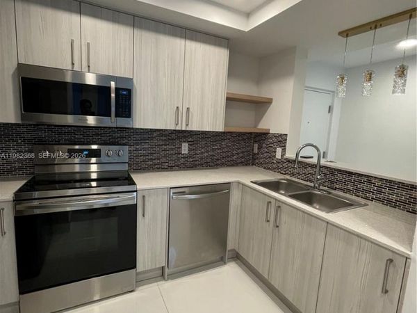 10950 NW 82nd St, Unit 215, Doral, FL 33178