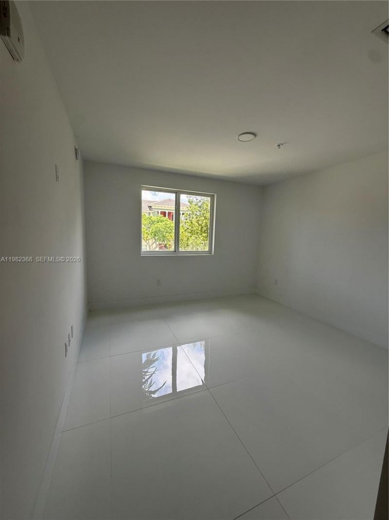 10950 NW 82nd St, Unit 215, Doral, FL 33178 Photo