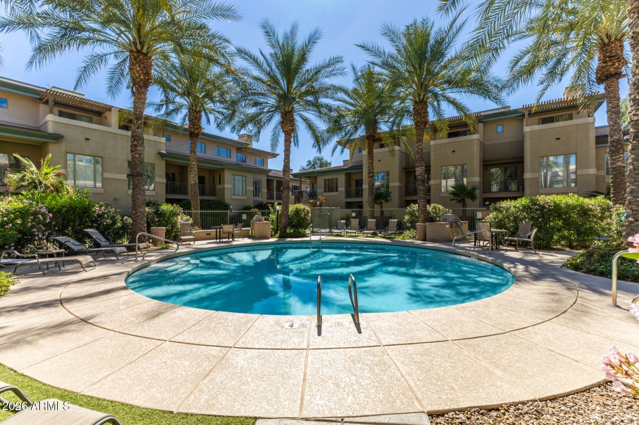 815 E Rose Lane, Unit 129, Phoenix, AZ 85014 Main Photo