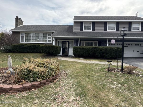 1336 Wemple Lane, Niskayuna, NY 12309