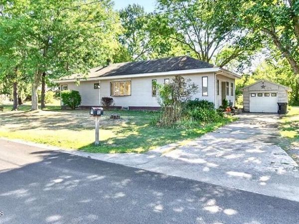 13 Veterans Street, Poestenkill, NY 12140