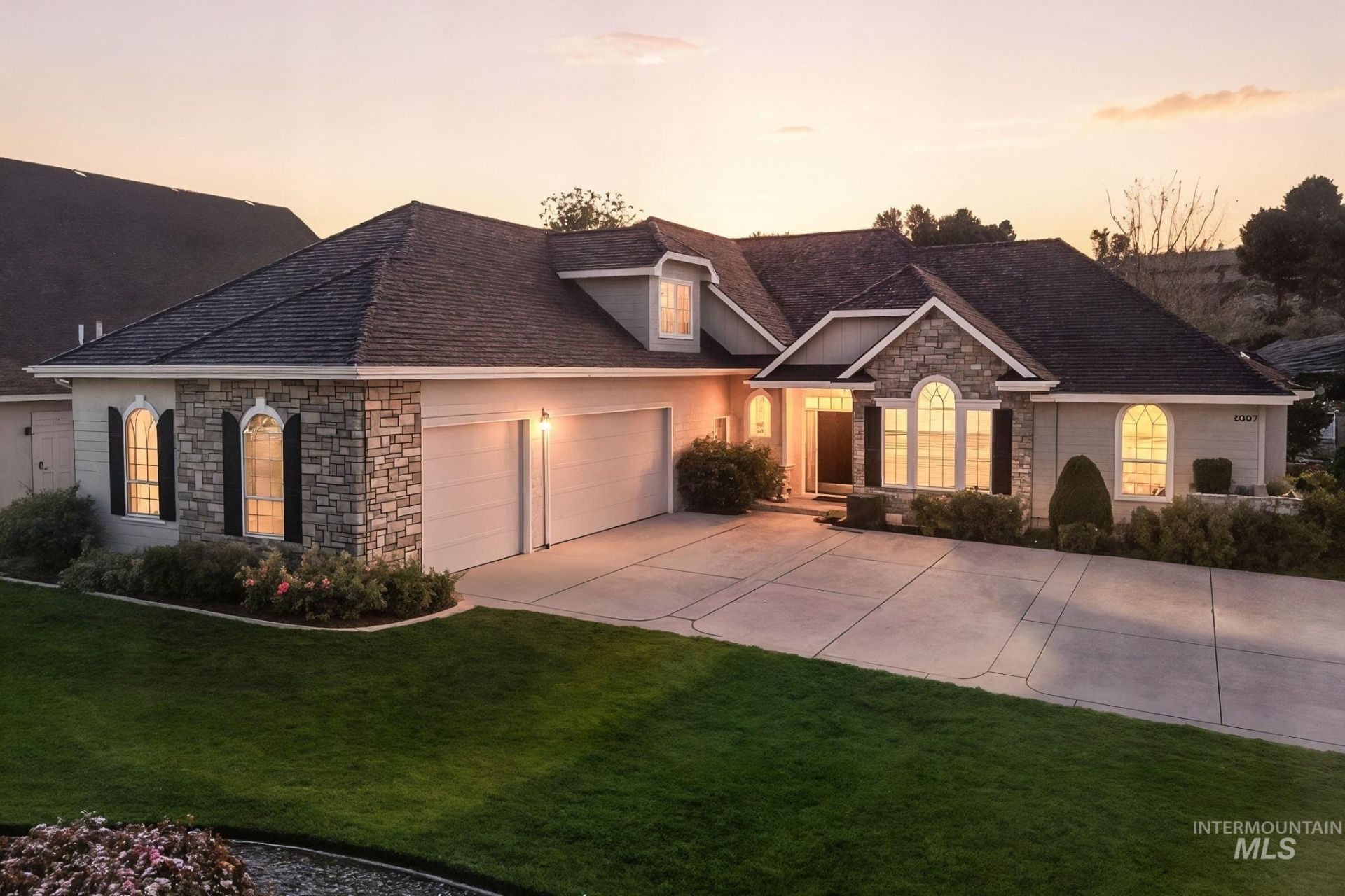 1007 W Oakhampton Drive, Eagle, ID 83616 Main Photo