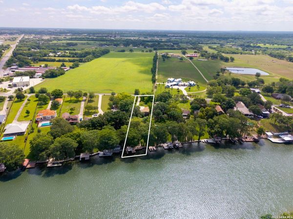 92 TURTLE LN, Seguin, TX 78155