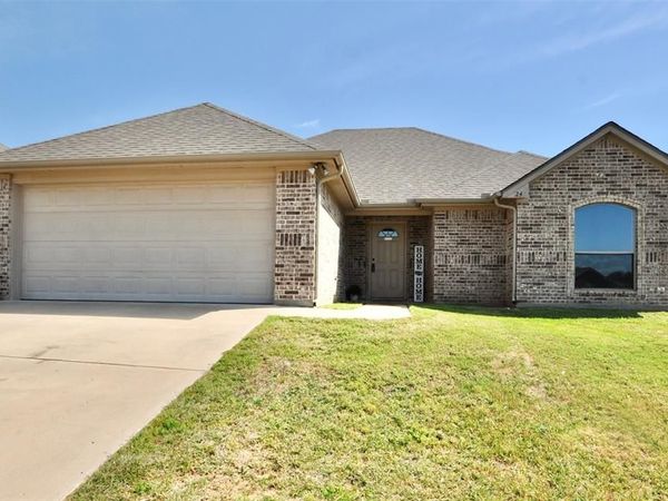 1245 Newcastle Drive, Weatherford, TX 76086