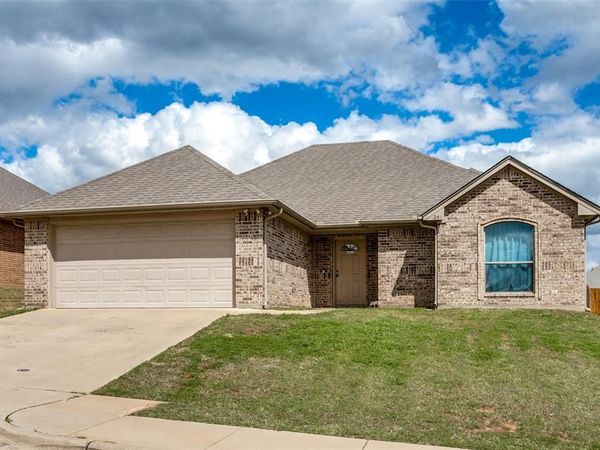1245 Newcastle Drive, Weatherford, TX 76086