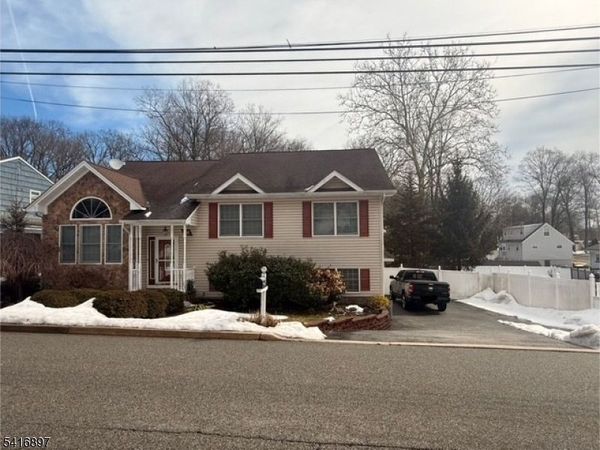 96 Reeve Ave, Bloomingdale, NJ 07403